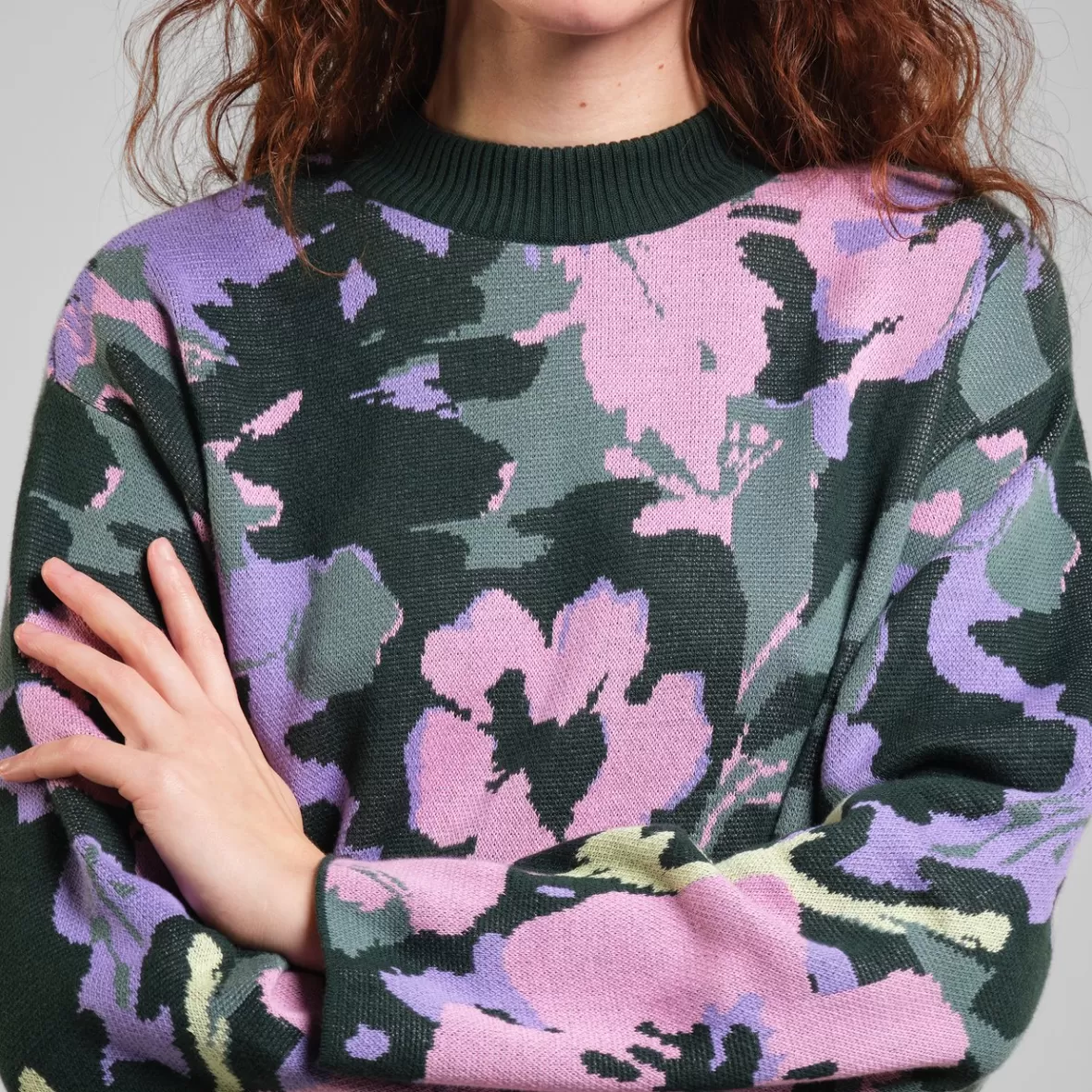 Knitwear | DEDICATED Sweater Limhamn Warped Flowers Multi Color