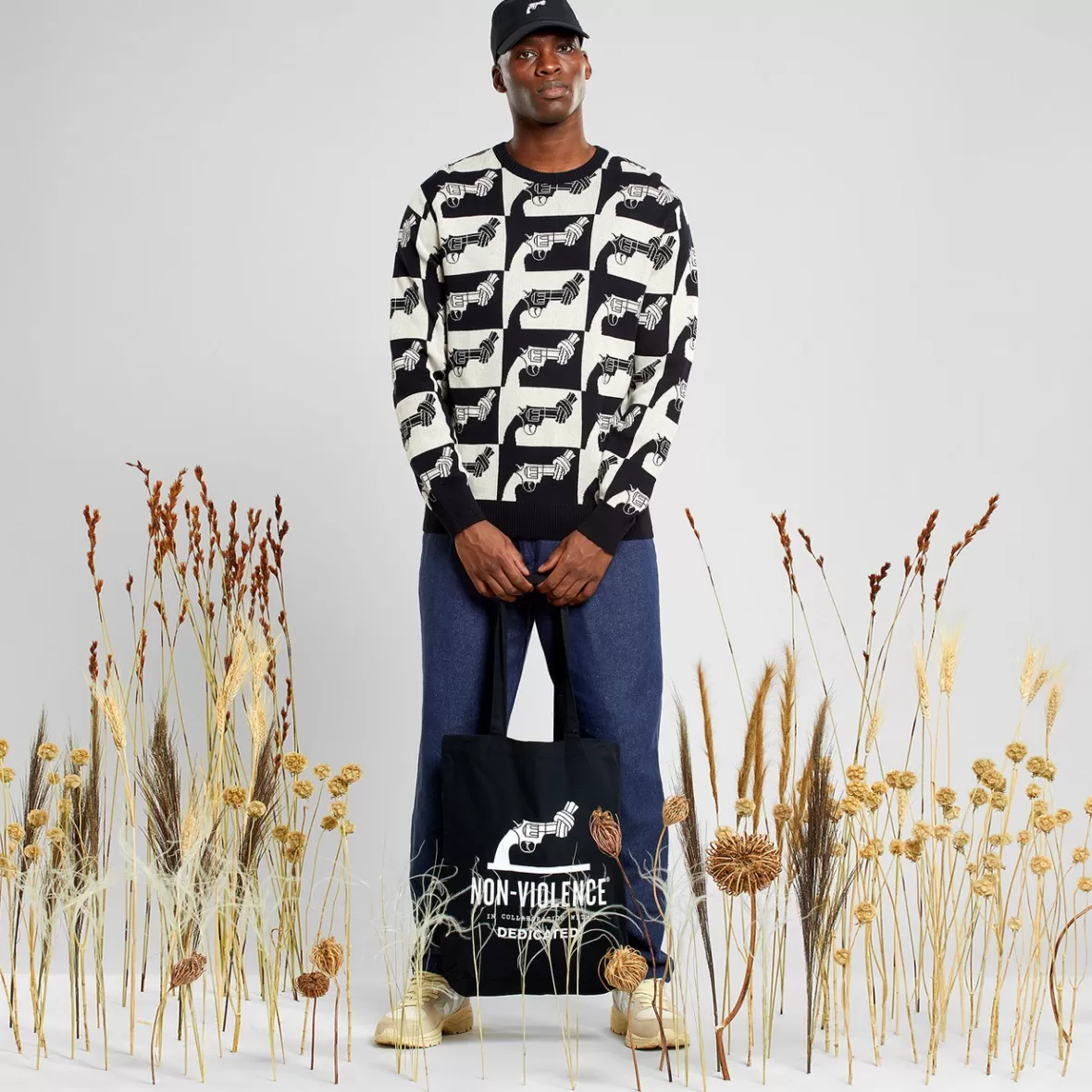 Knitwear | DEDICATED Sweater Mora The Knotted Gun Black