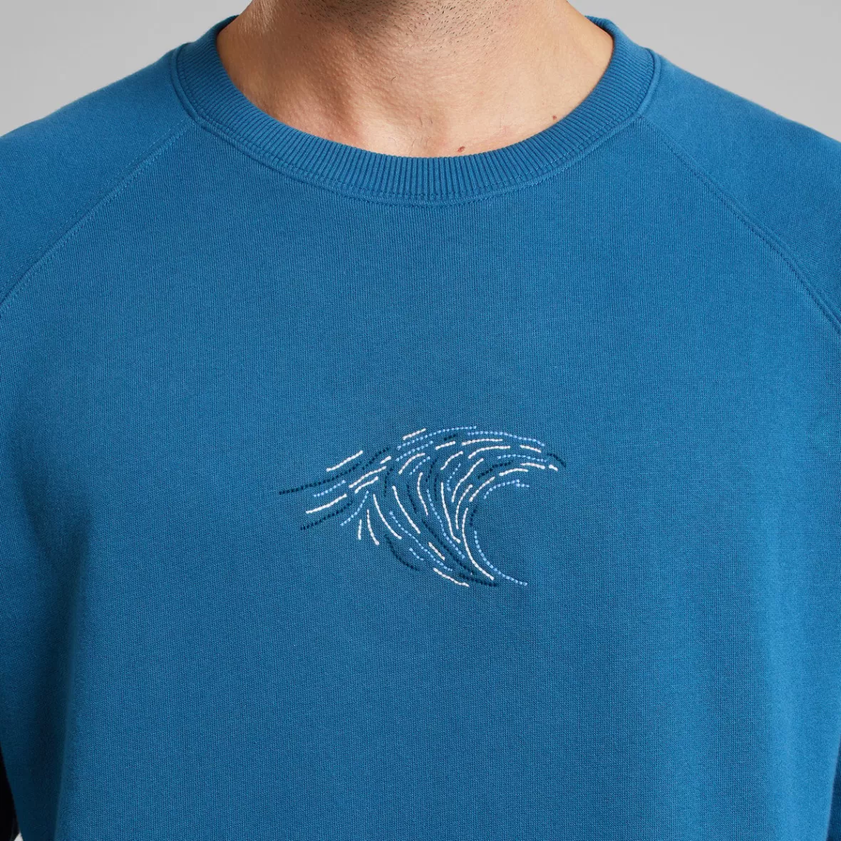 Sweats | DEDICATED Sweatshirt Malmoe Blue Wave Emb Midnight Blue