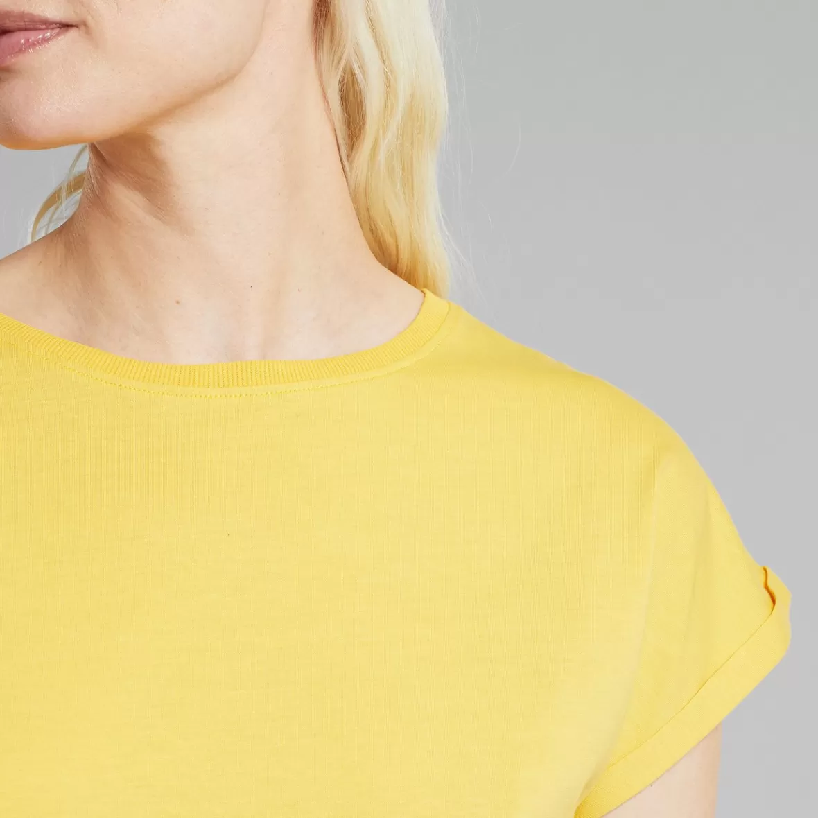 Base T-Shirts | Basics | DEDICATED T-shirt Visby Base Misted Yellow
