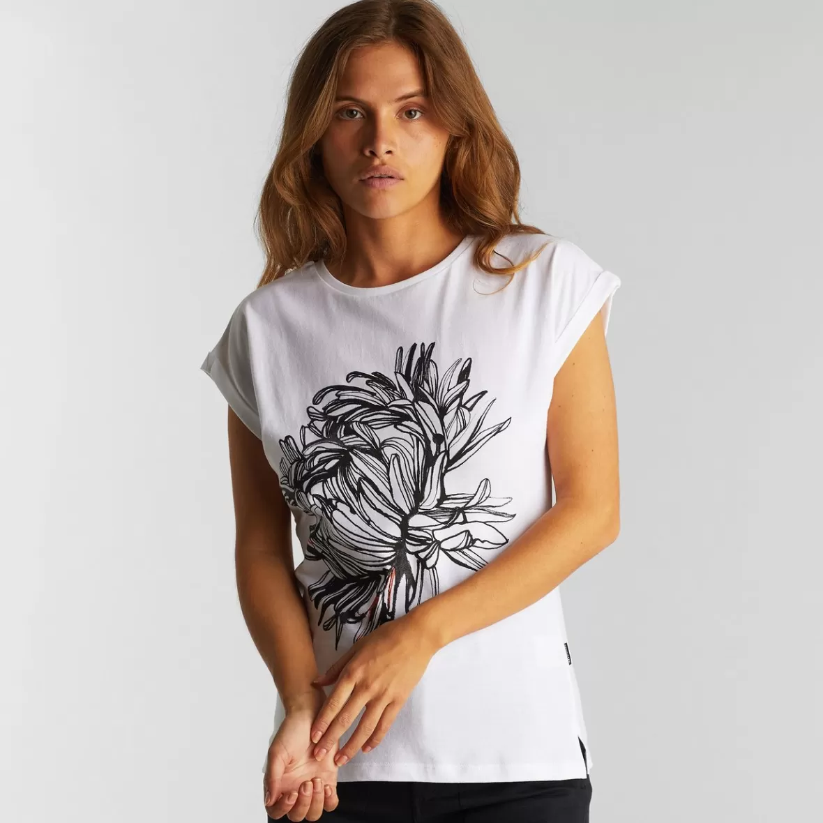T-Shirts | DEDICATED T-shirt Visby Stina Flower White