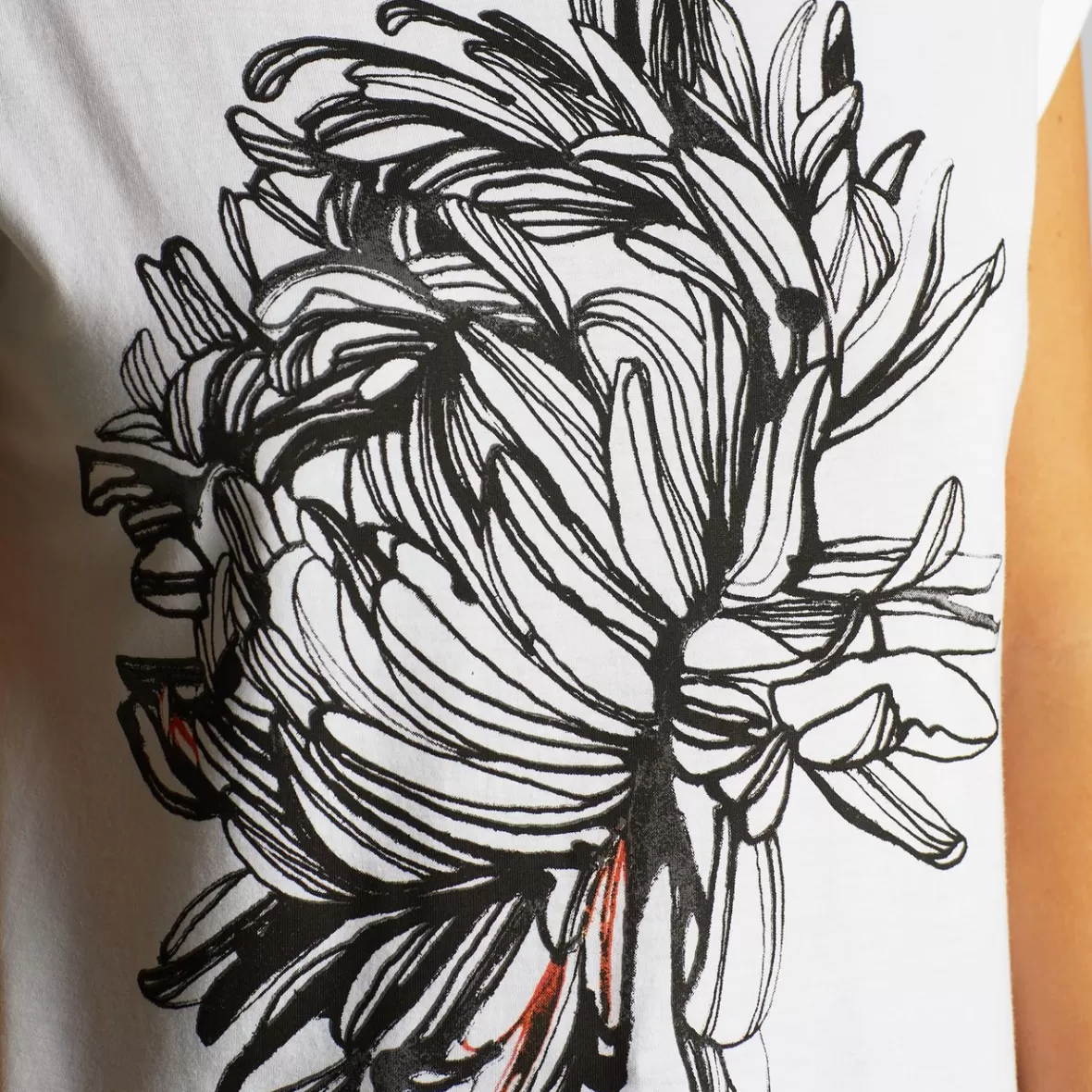 T-Shirts | DEDICATED T-shirt Visby Stina Flower White
